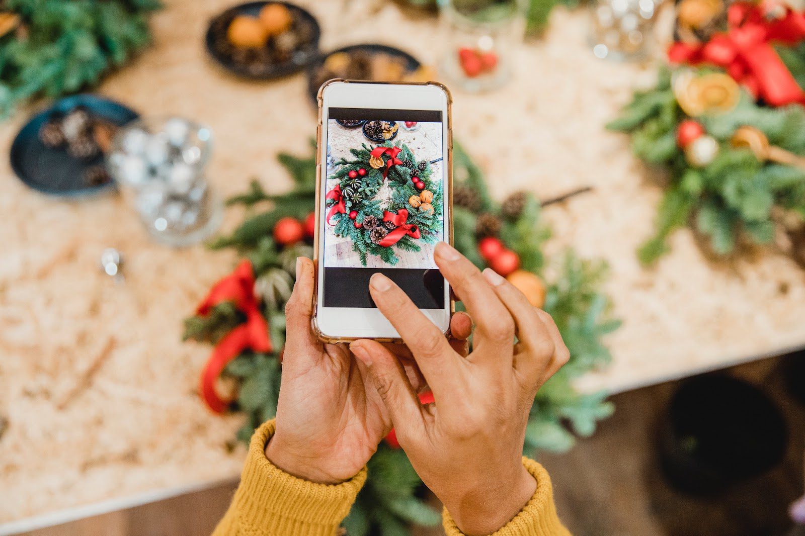 15 Tips For Incorporating Holiday Content Into Your Social Media Marketing